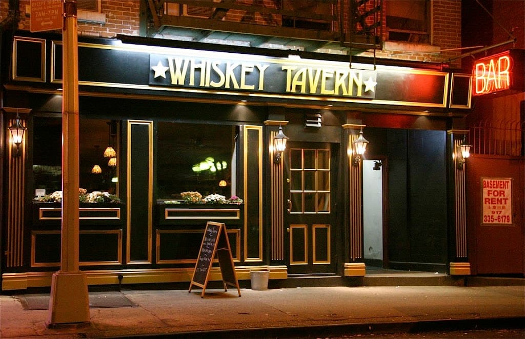 Whiskey Tavern — bar photo